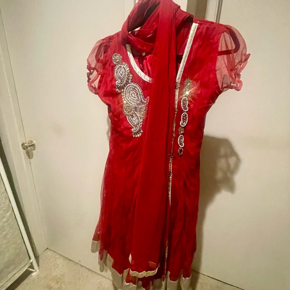 Red 3-Piece Indian/Pakistani Salwar Kameez